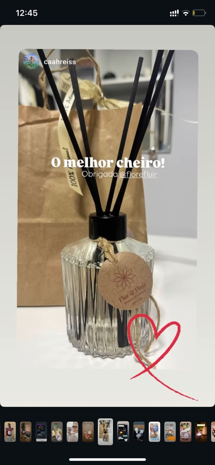 Cliente mostra o difusor e escreve: O melhor cheiro!